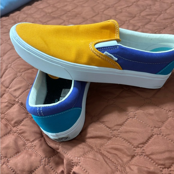 Colorful Vans - Picture 4 of 5